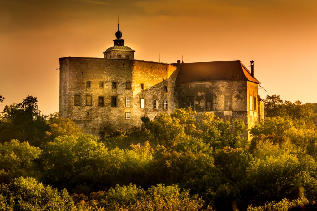 A picture of a castle in Ernstbrunn